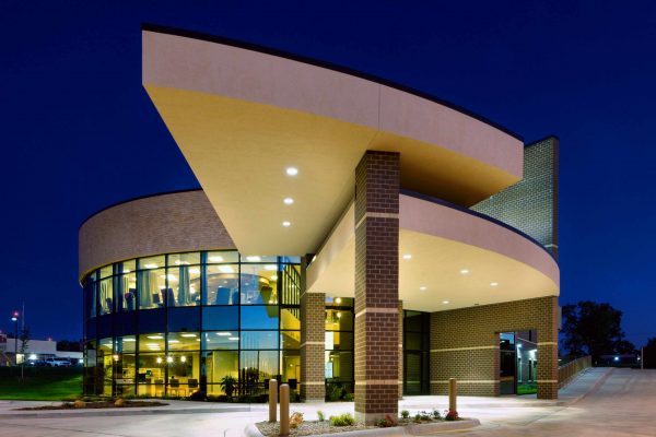 CMHCancerCenter-Ext-01